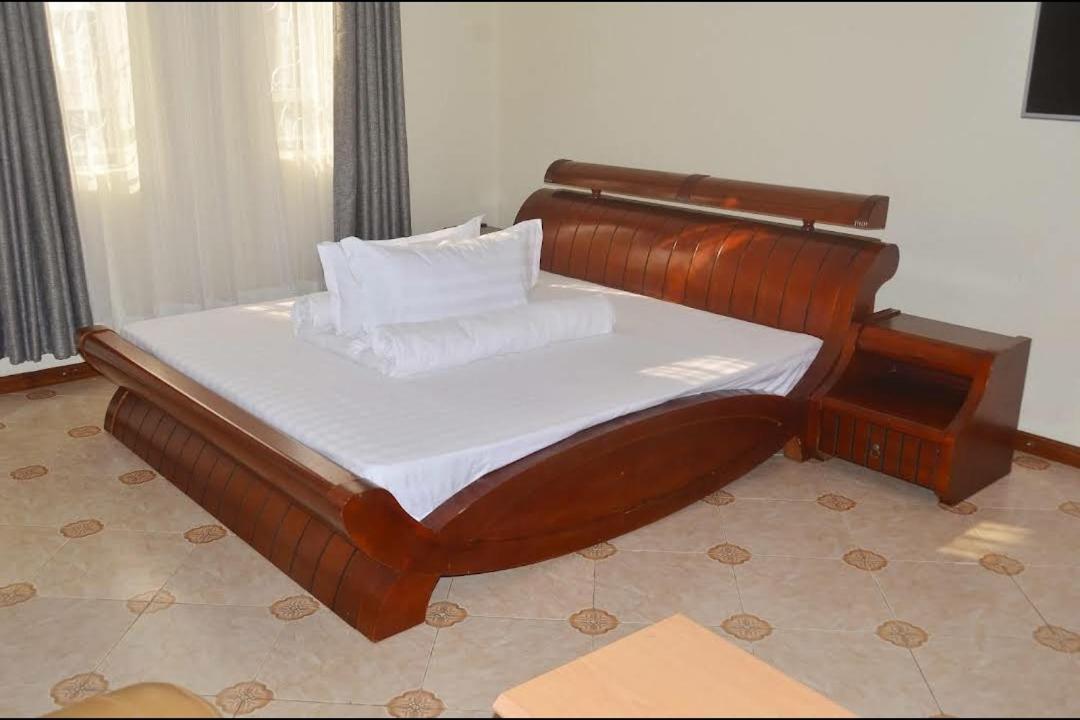 Migingo Suites